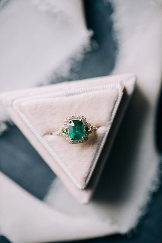 Emerald Ring in Yellow Gold with Diamonds - Oz's Jewelers