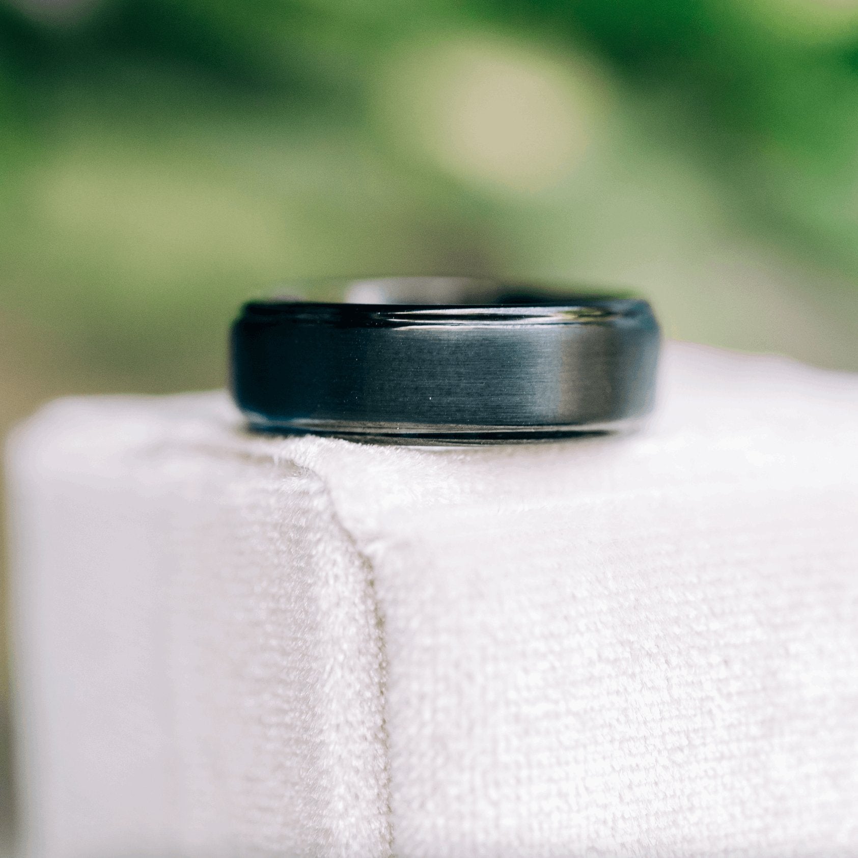 Men's Tungsten Band - Oz's Jewelers