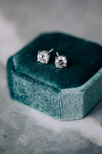 Natural Diamond Stud Earrings - Oz's Jewelers